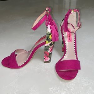 Betsey Johnson, red violet floral heels size 7